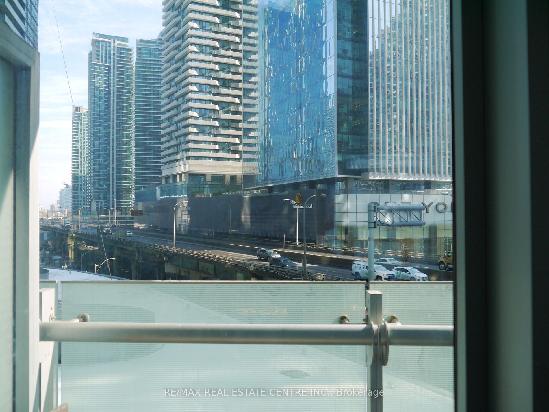 12 York St, #302