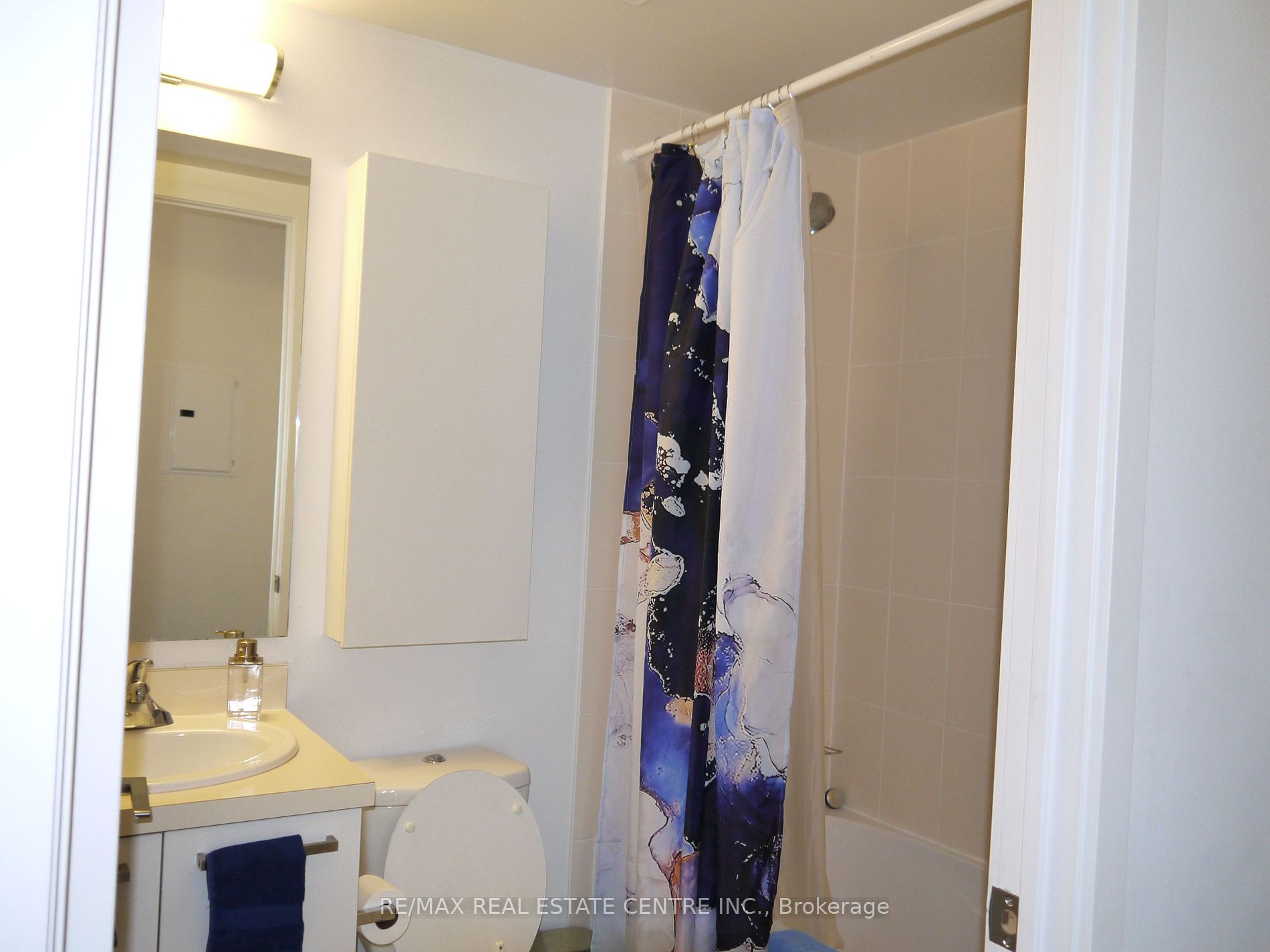 12 York St, #302
