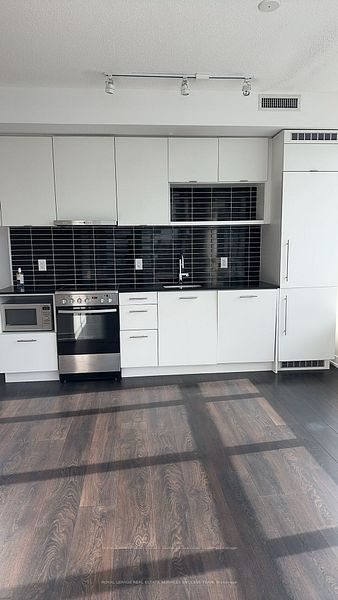 365 Church St, #3003