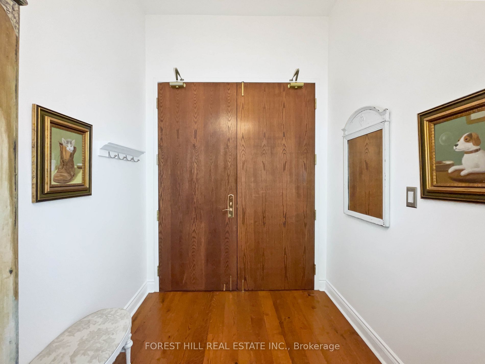 73 Richmond St W, #208