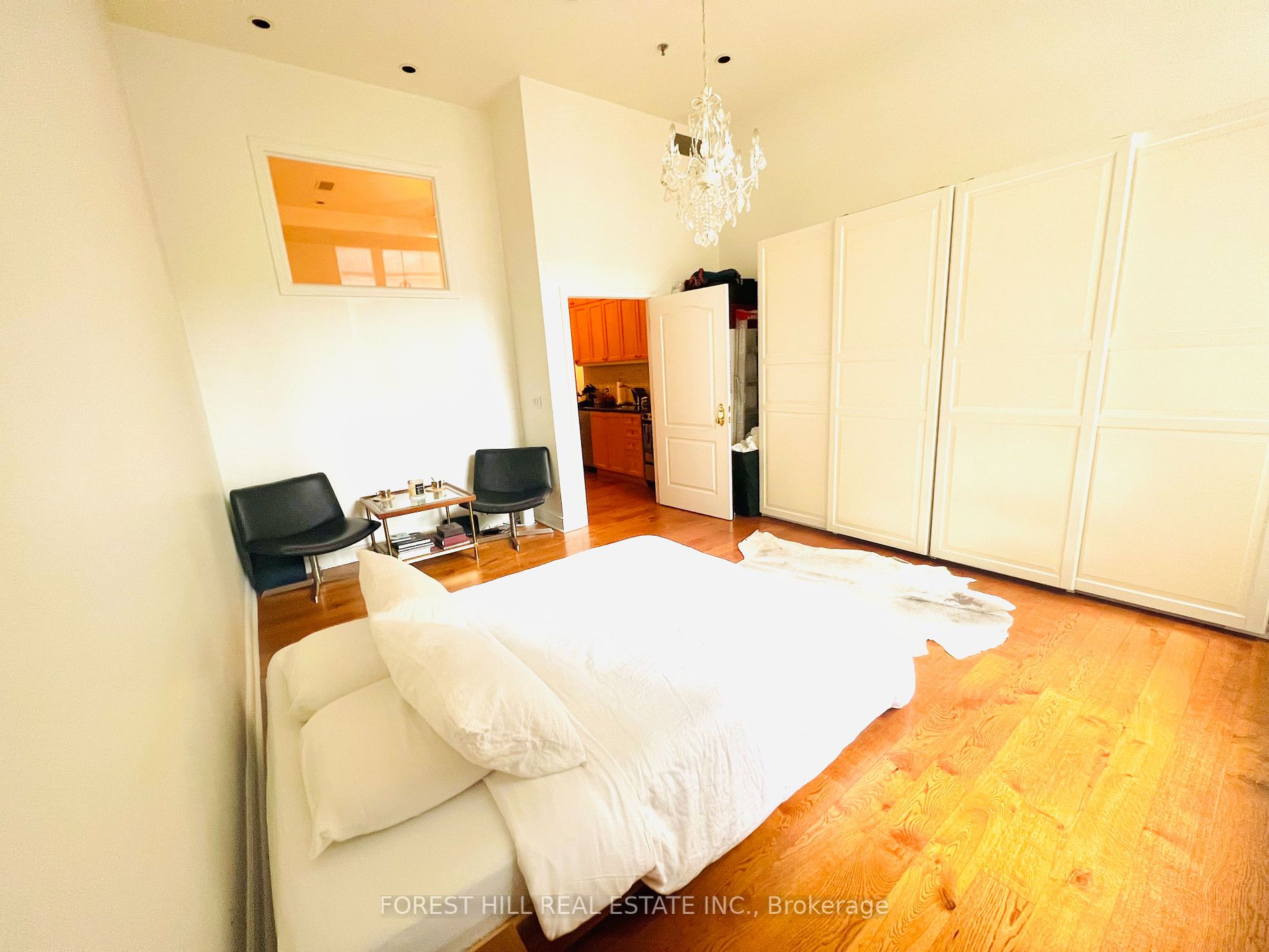 73 Richmond St W, #208