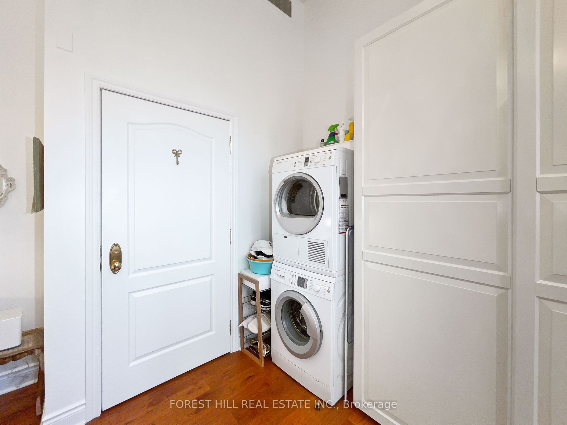 73 Richmond St W, #208