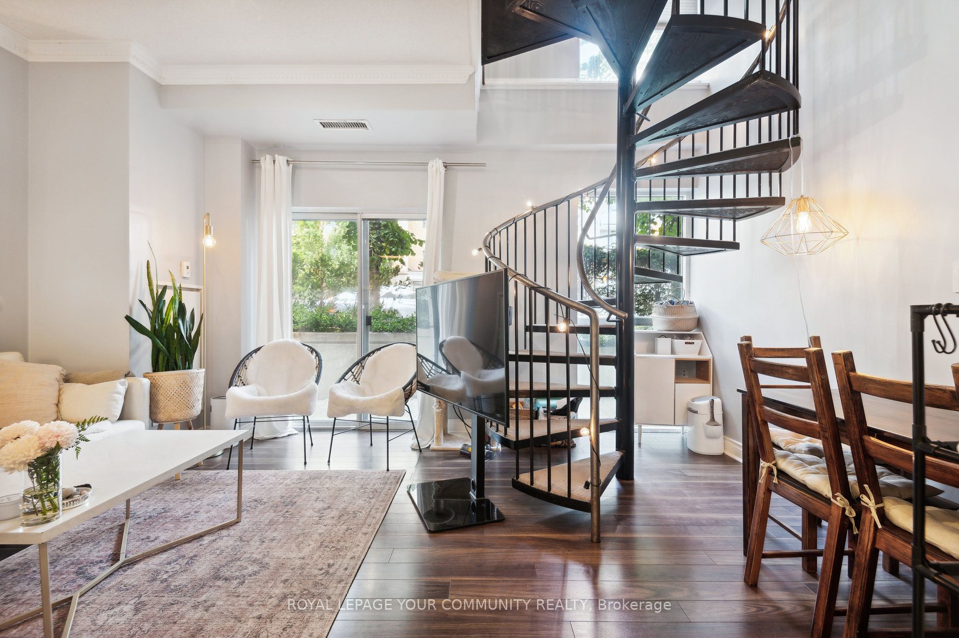 800 Spadina Rd, #101