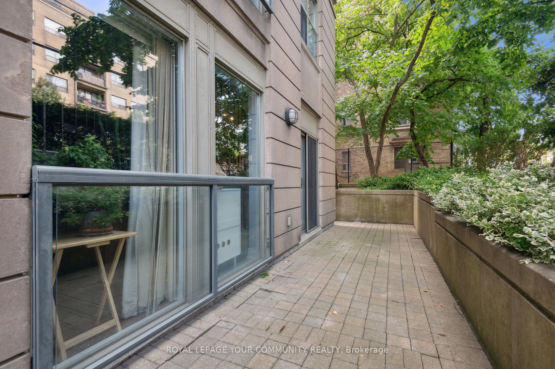 800 Spadina Rd, #101