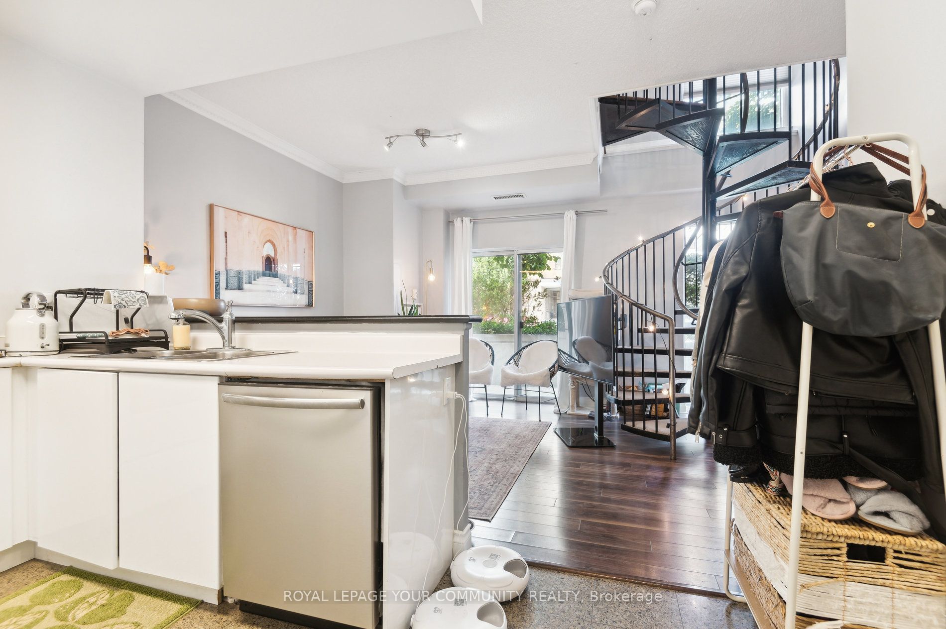 800 Spadina Rd, #101