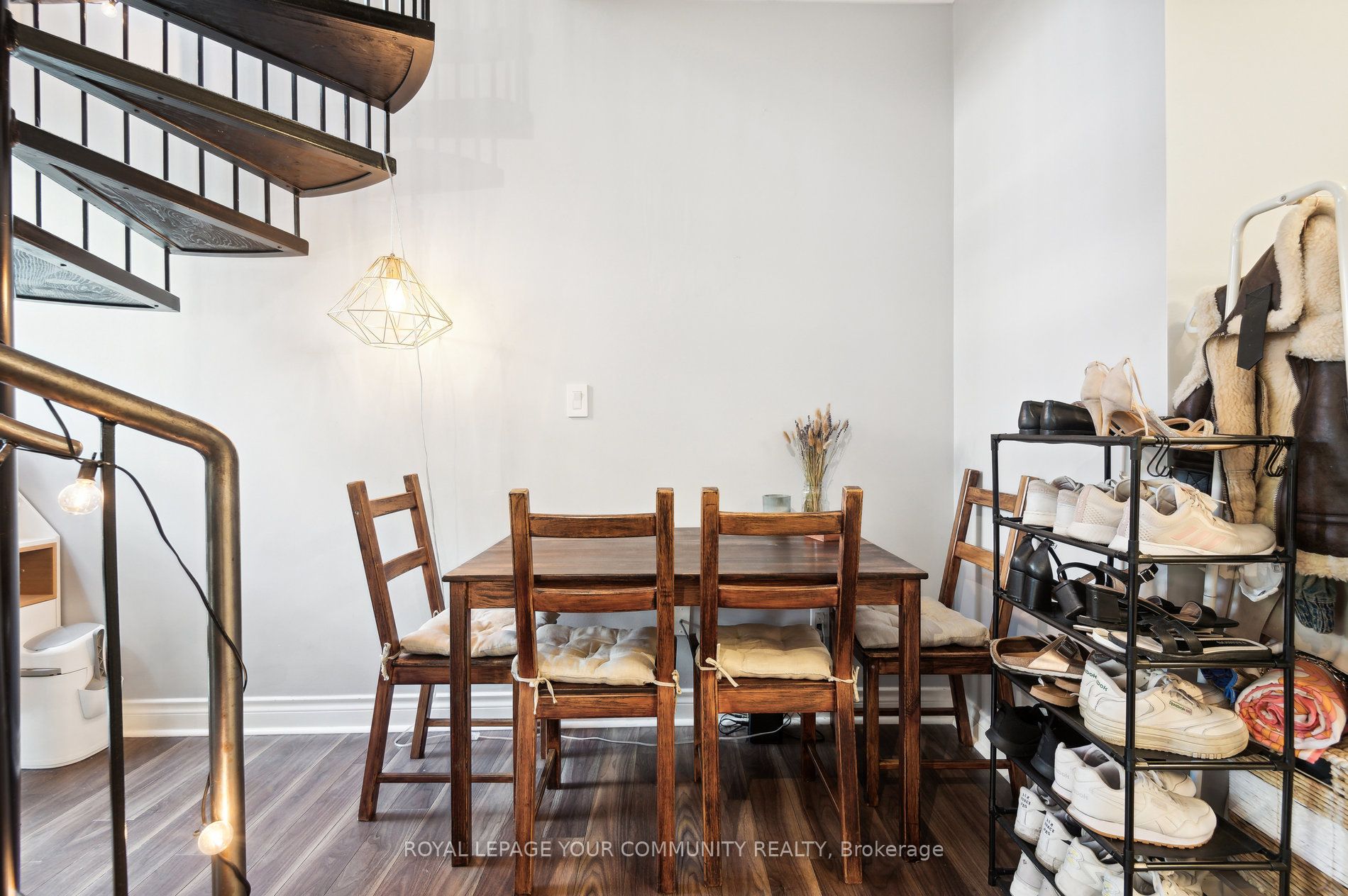 800 Spadina Rd, #101