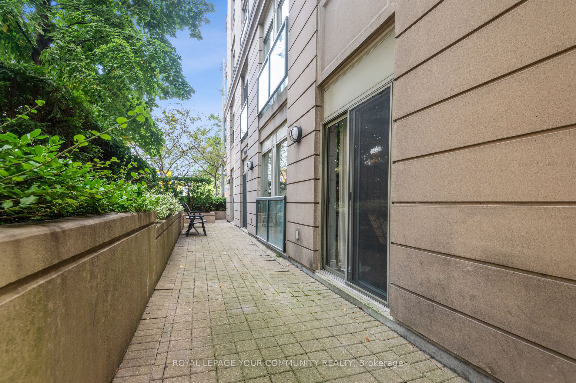 800 Spadina Rd, #101