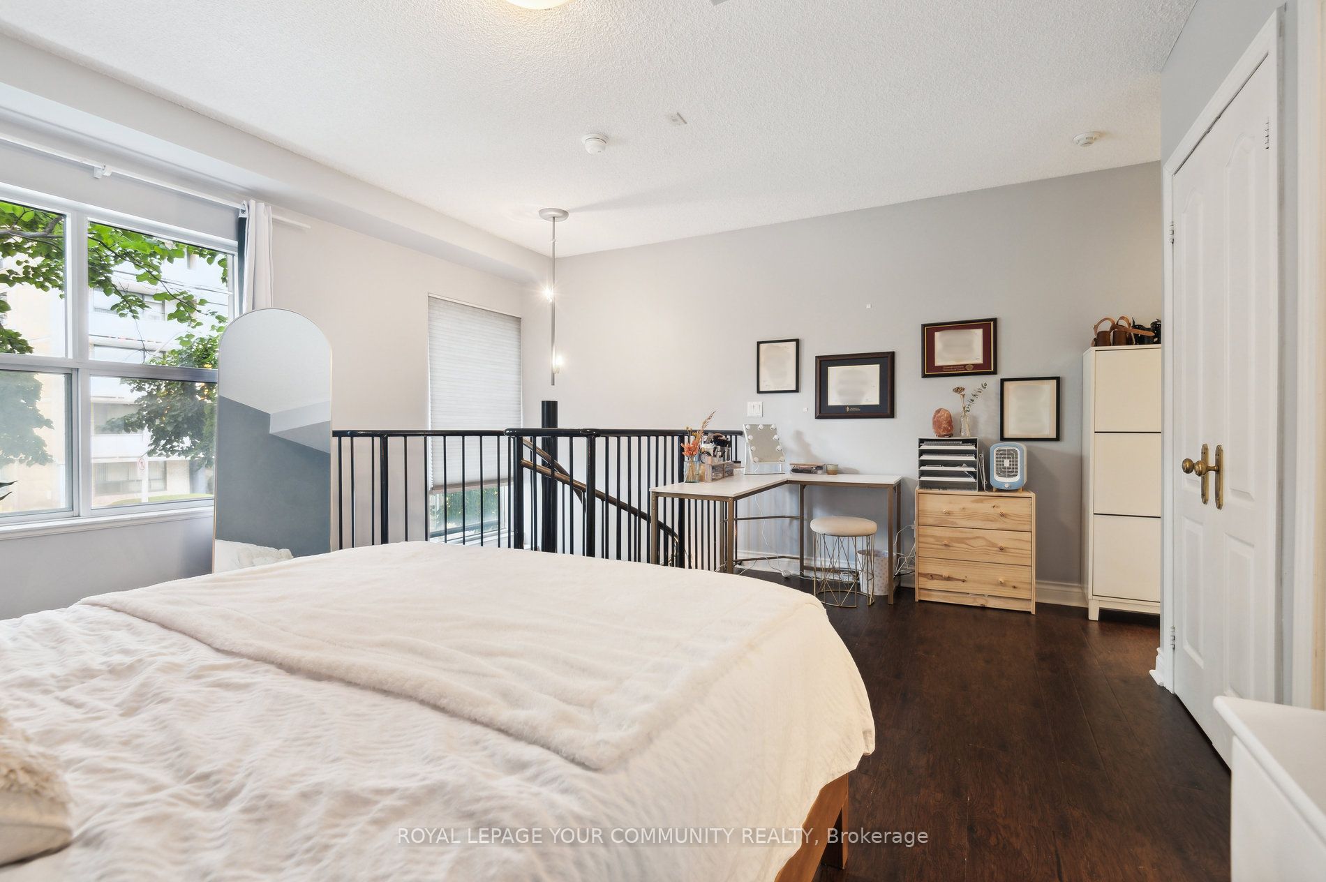 800 Spadina Rd, #101
