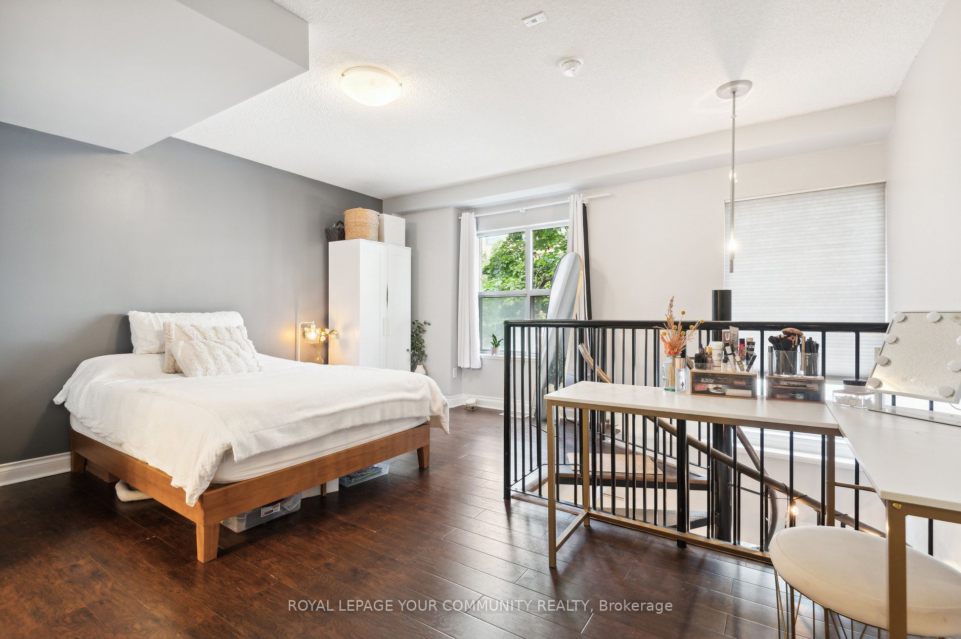 800 Spadina Rd, #101