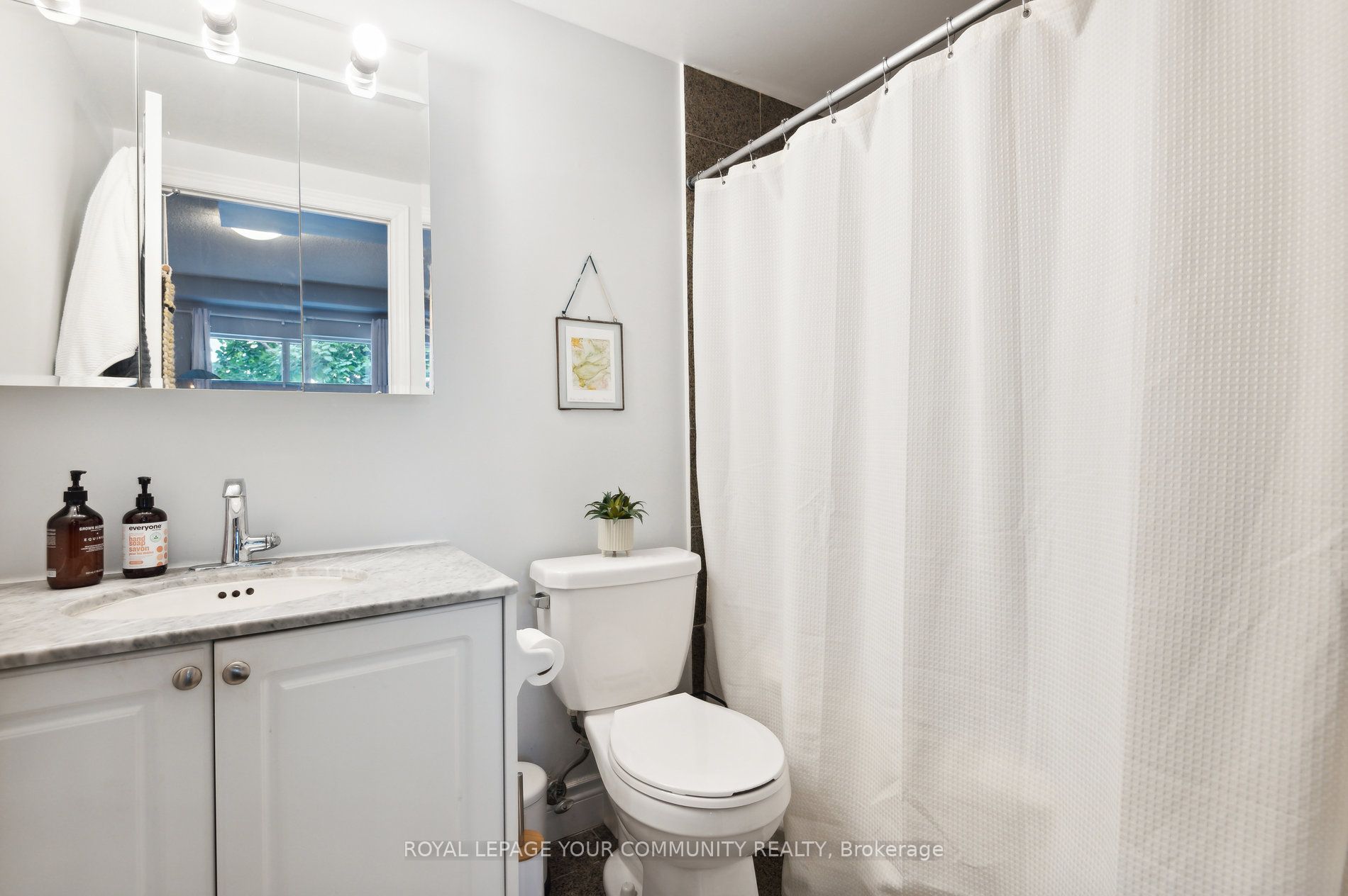 800 Spadina Rd, #101