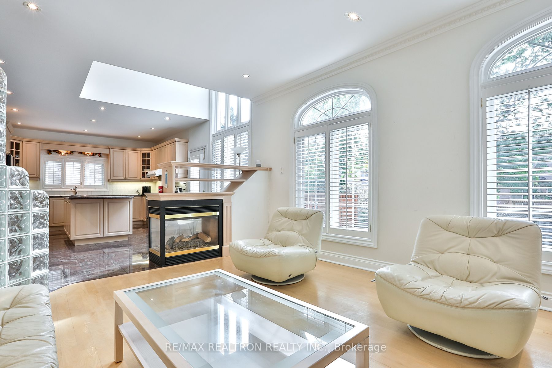 391 Empress Ave