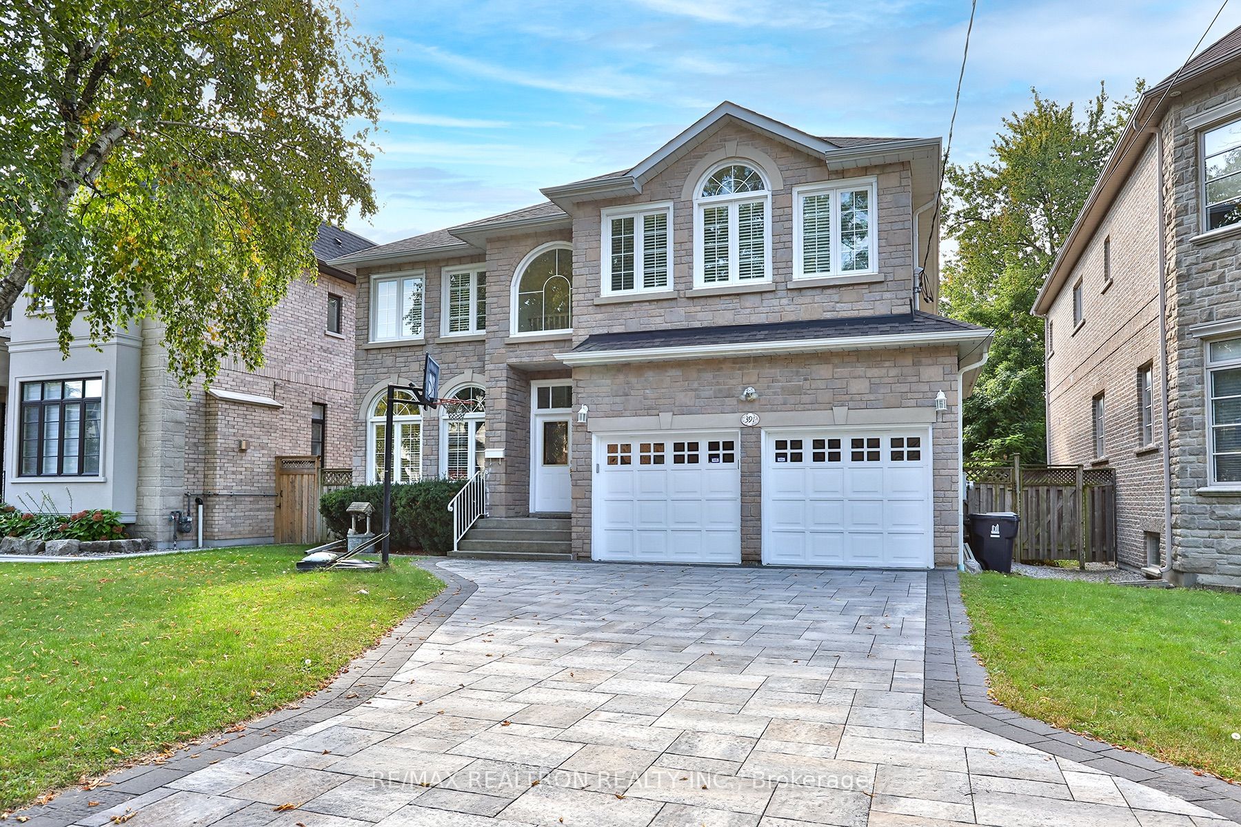 391 Empress Ave