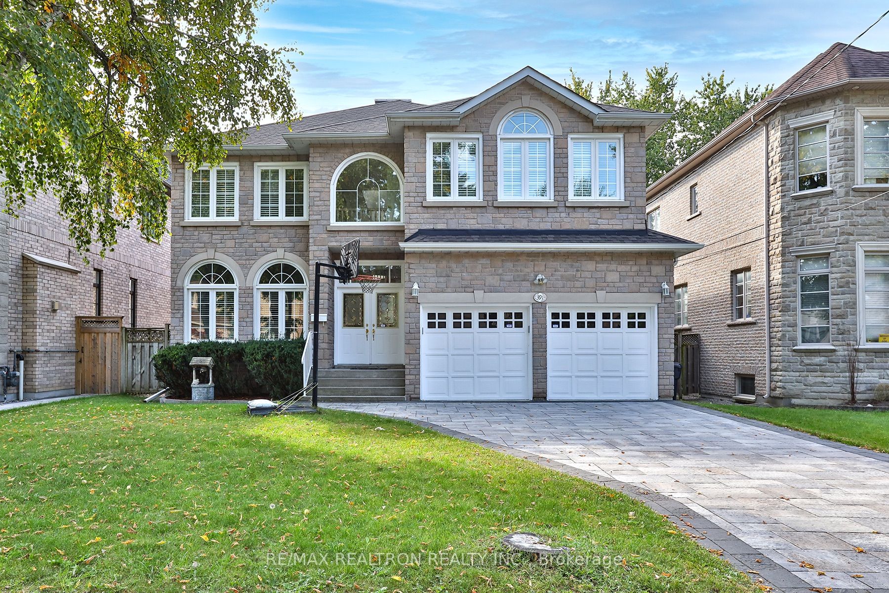 391 Empress Ave