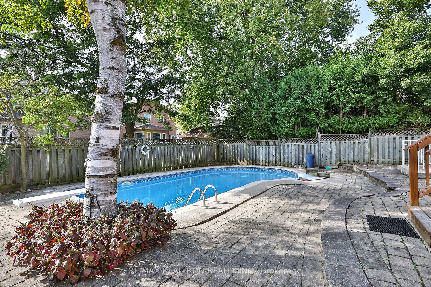 391 Empress Ave