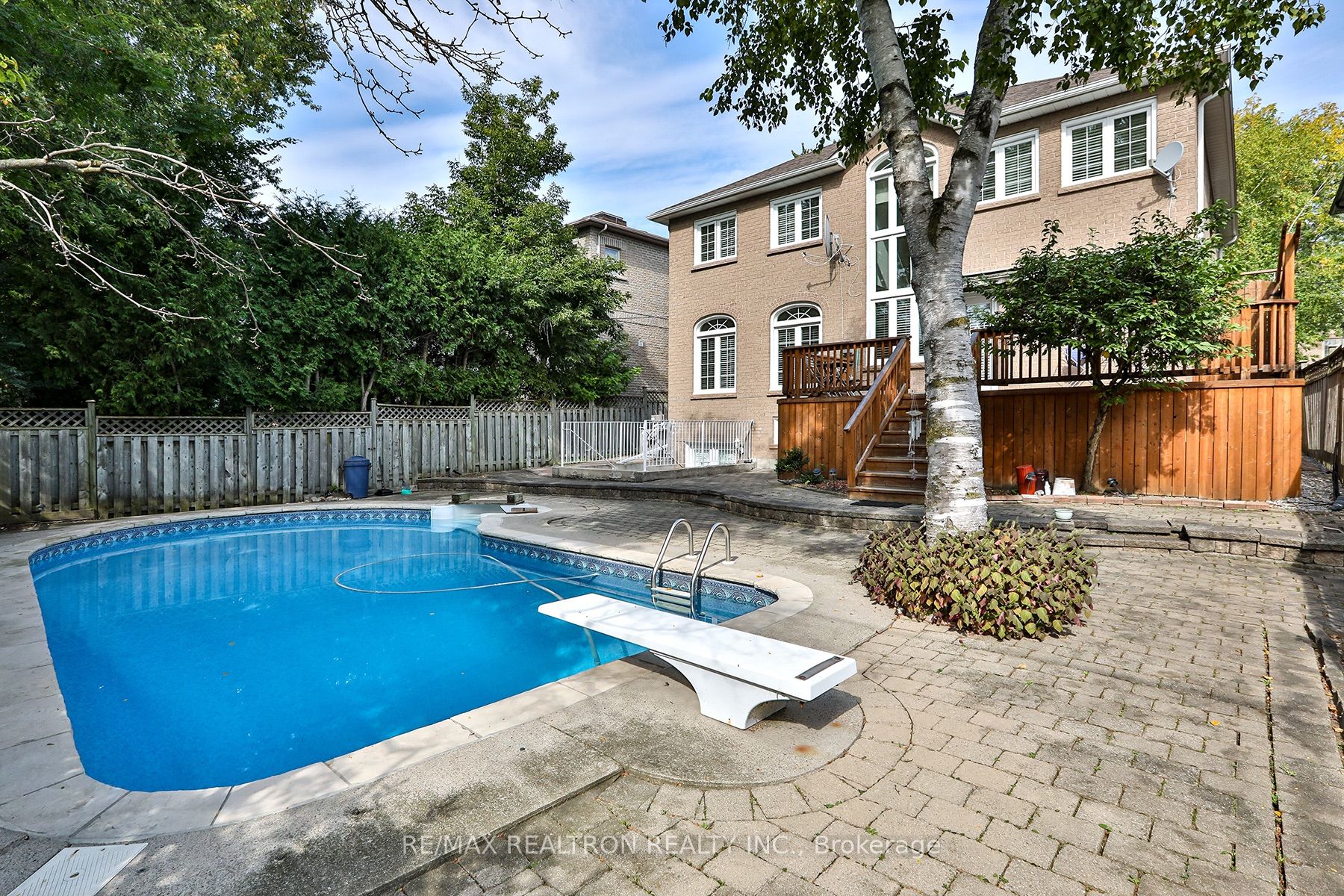 391 Empress Ave