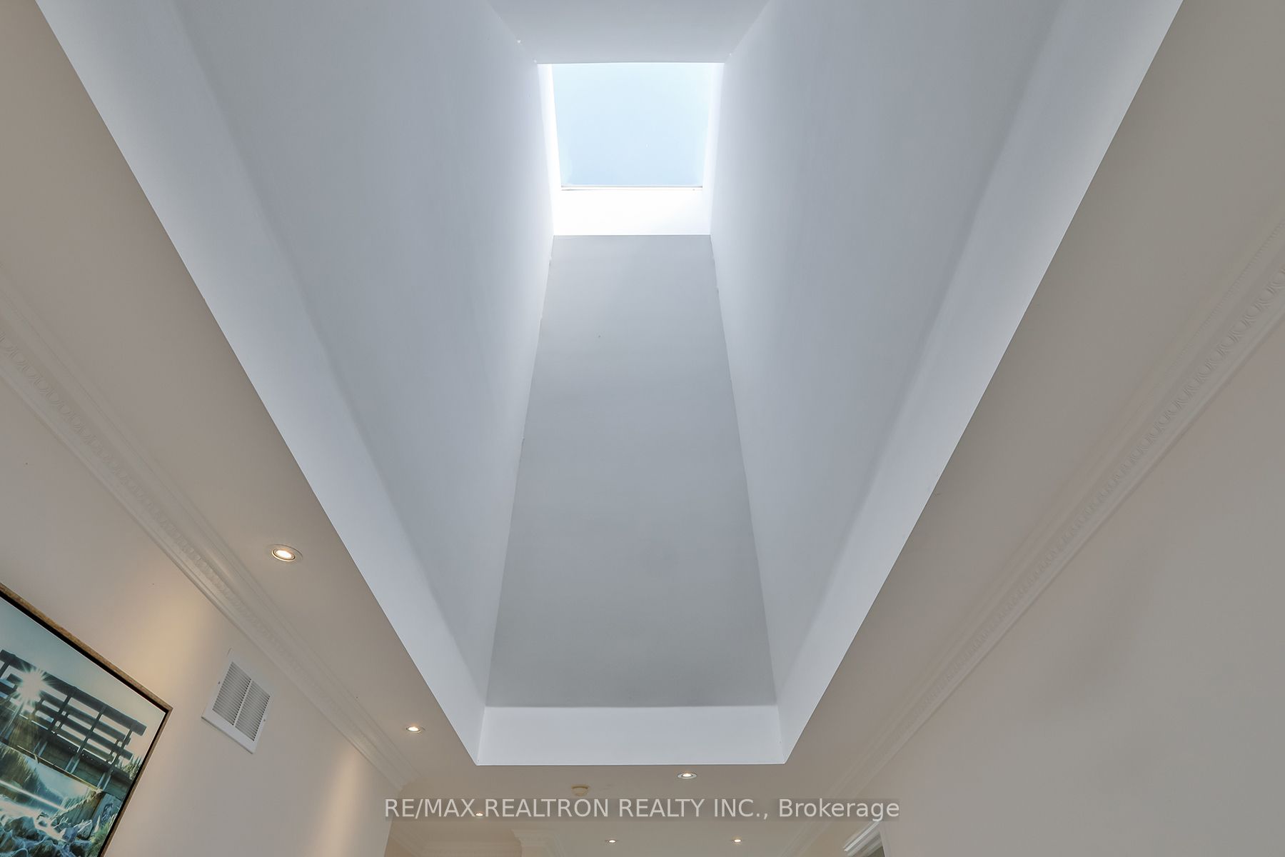 391 Empress Ave