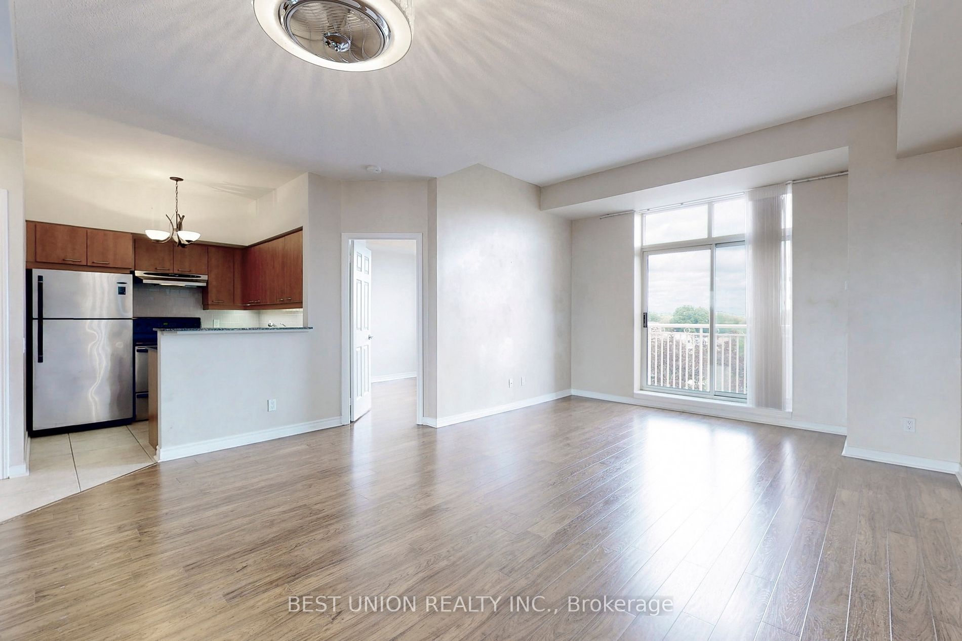 485 Rosewell Ave, #512