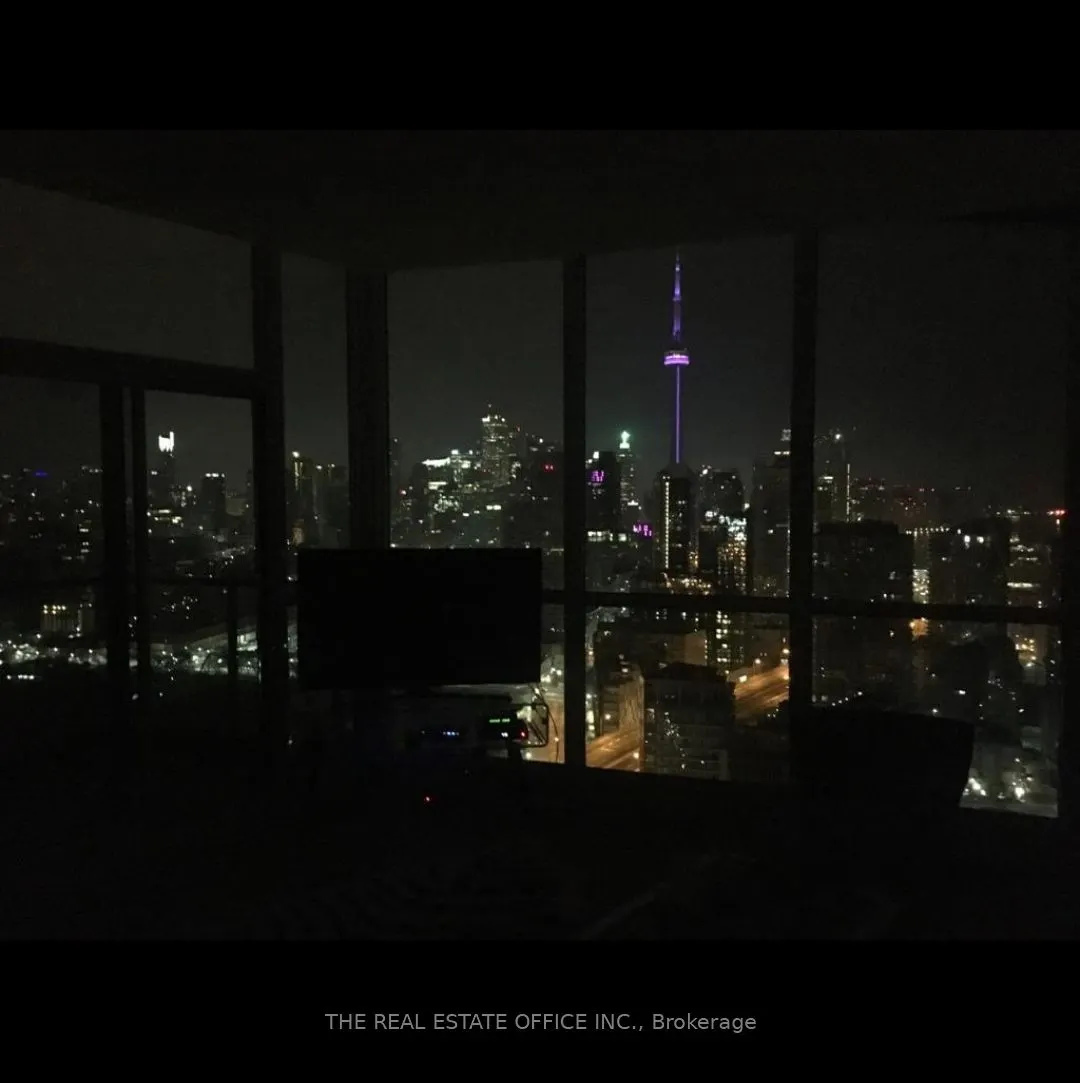 219 Fort York Blvd, #3802