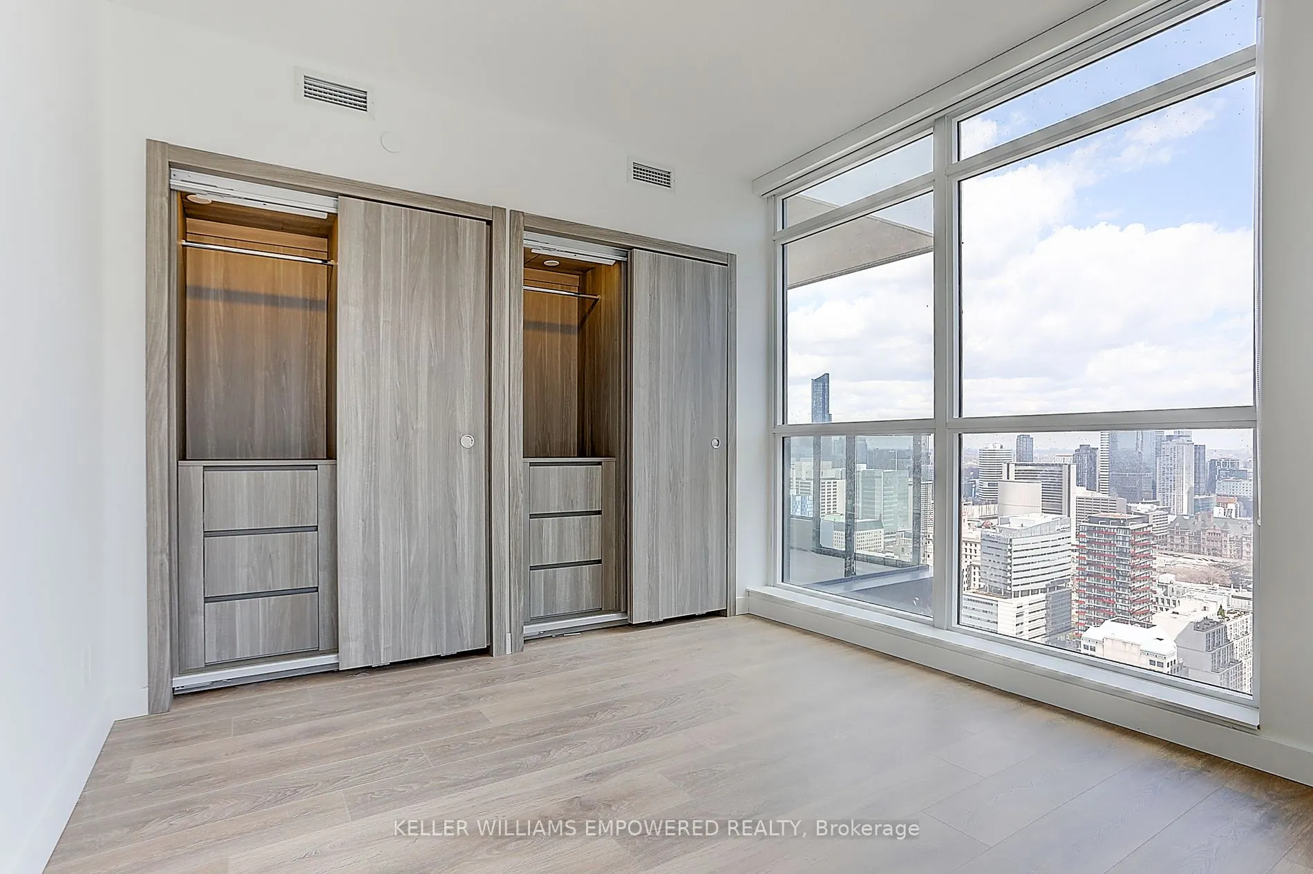 38 Widmer St, #4806