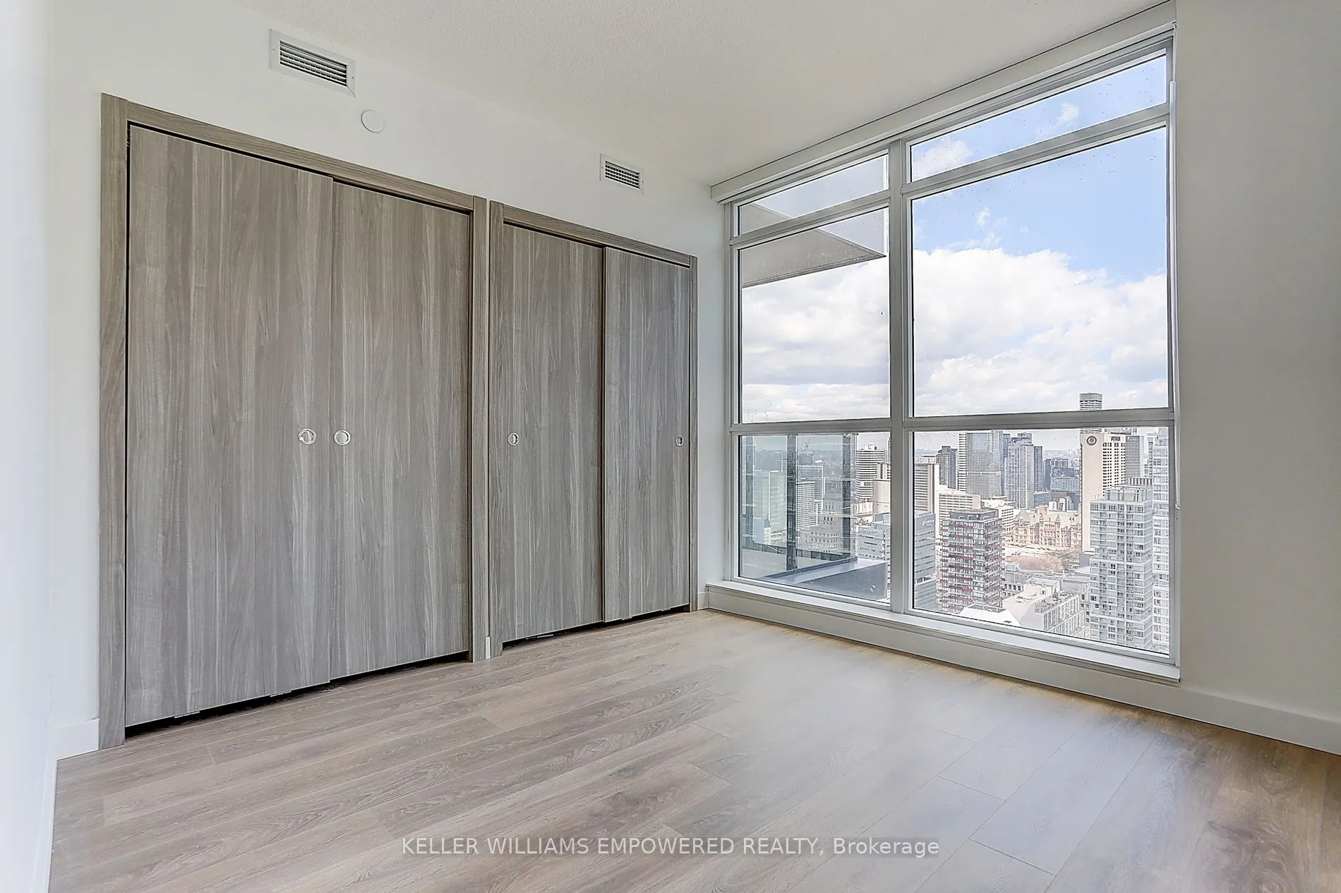38 Widmer St, #4806