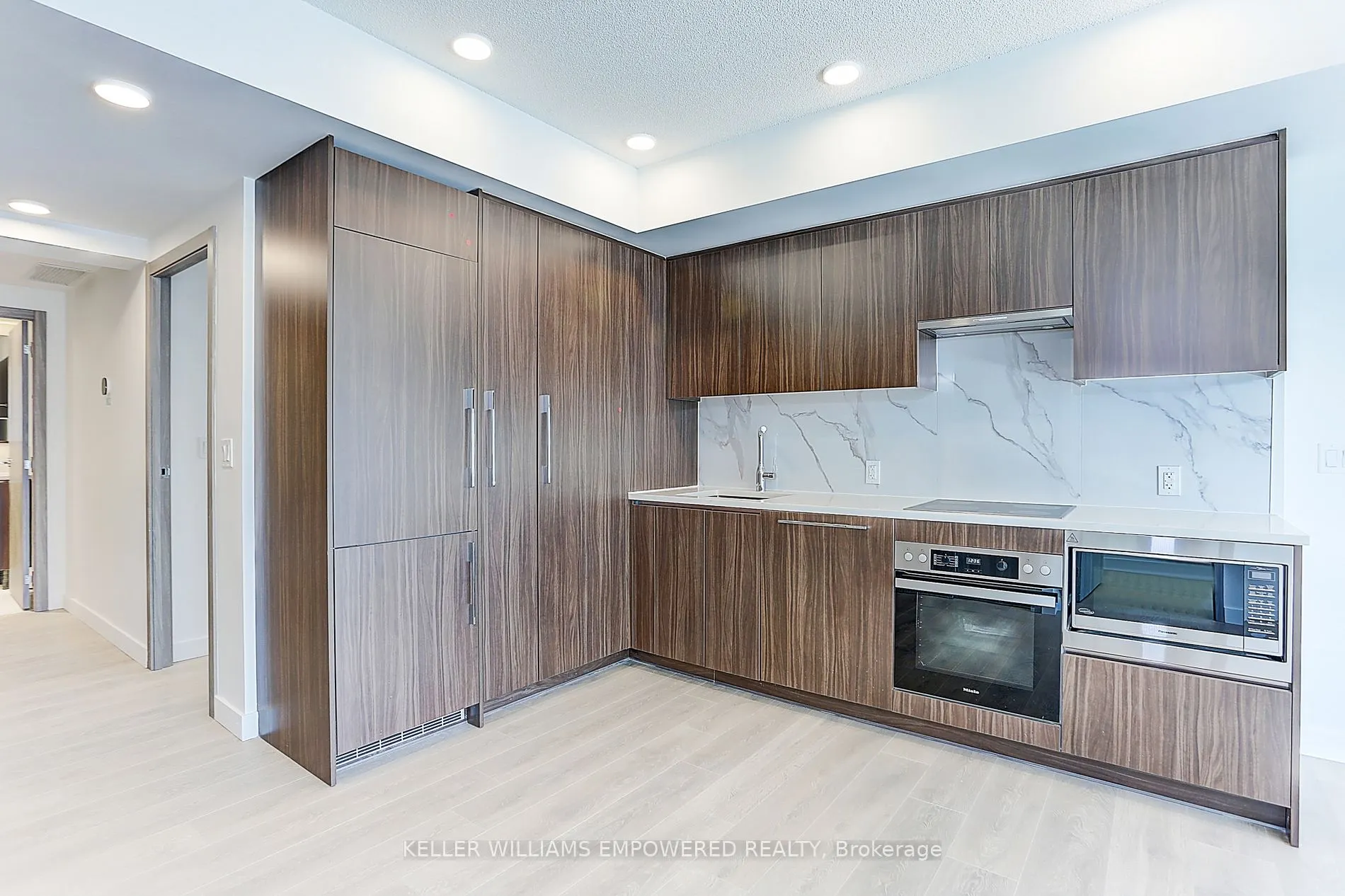 38 Widmer St, #4806