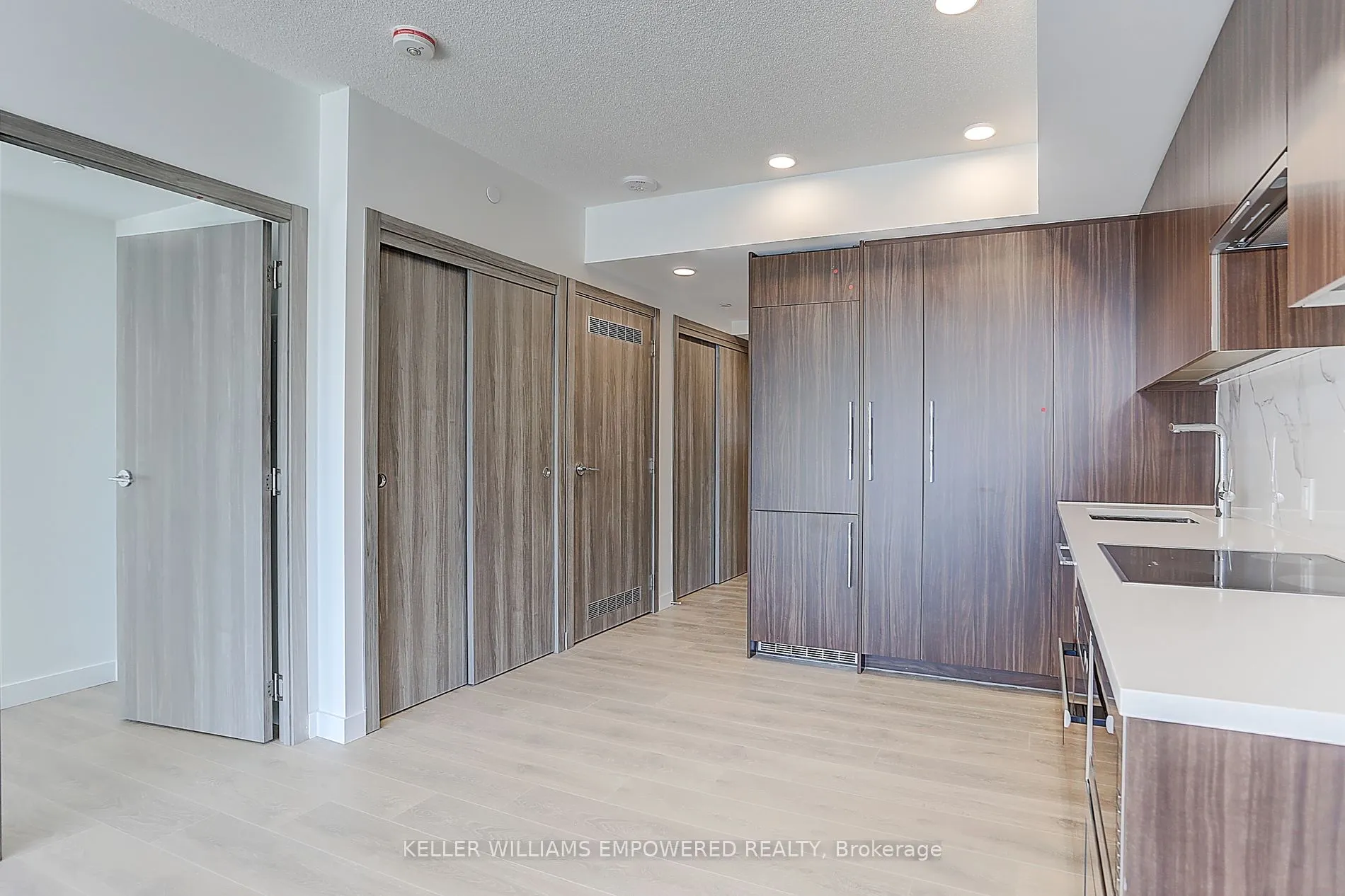 38 Widmer St, #4806