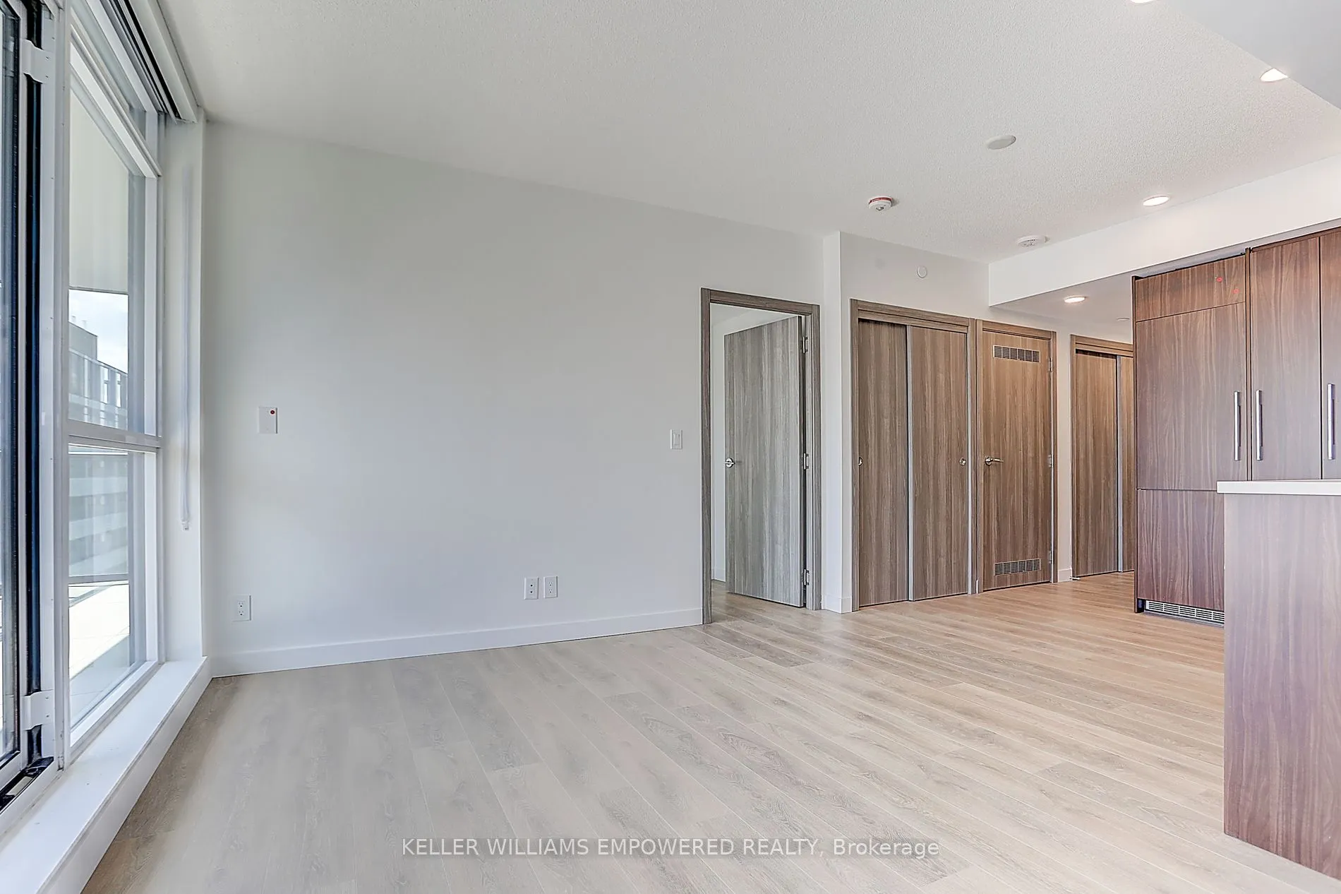 38 Widmer St, #4806