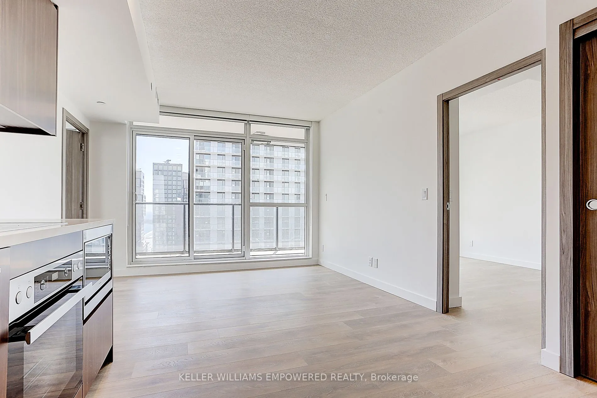 38 Widmer St, #4806