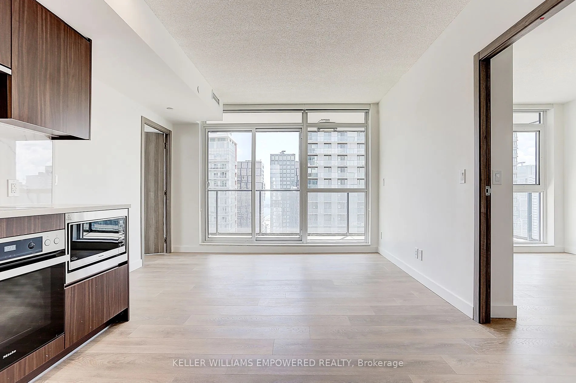38 Widmer St, #4806