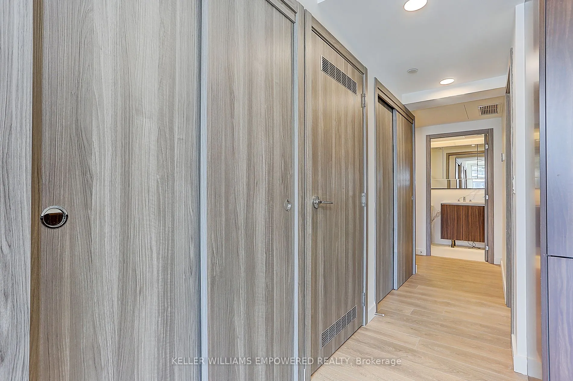 38 Widmer St, #4806