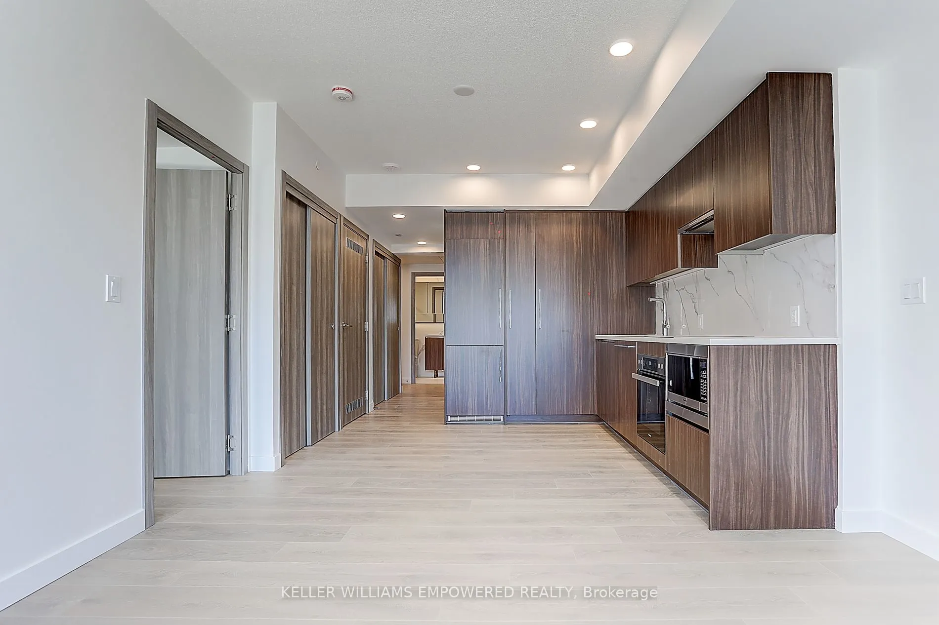 38 Widmer St, #4806