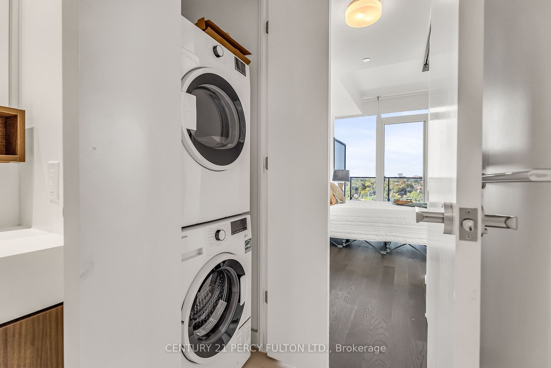 8 Hillsdale Ave E, #1716
