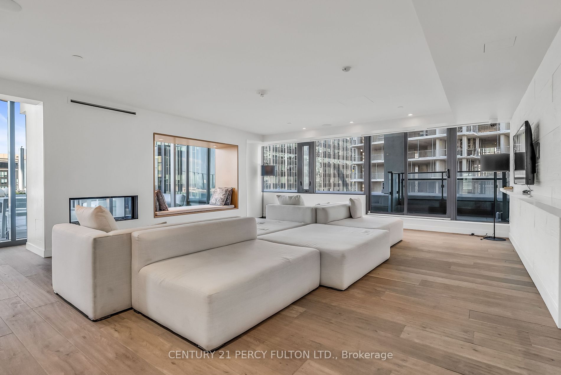 8 Hillsdale Ave E, #1716