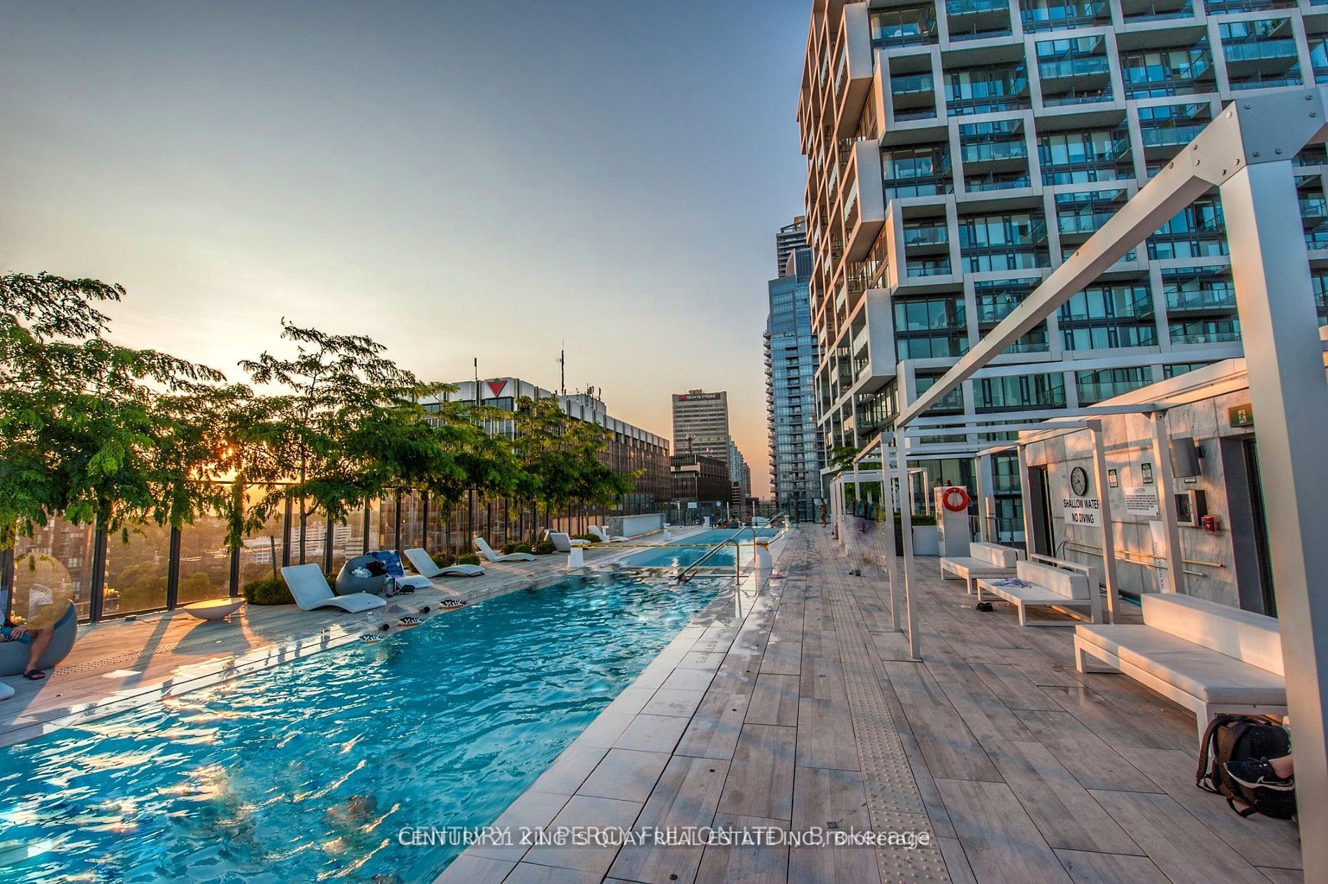 8 Hillsdale Ave E, #1716