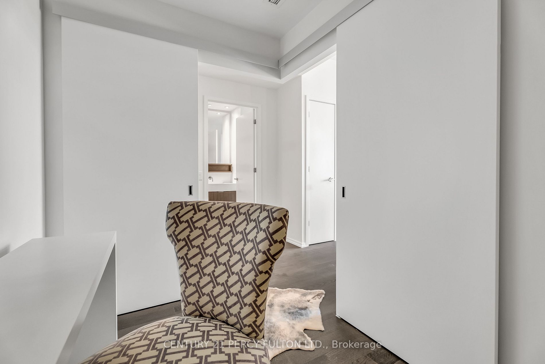 8 Hillsdale Ave E, #1716