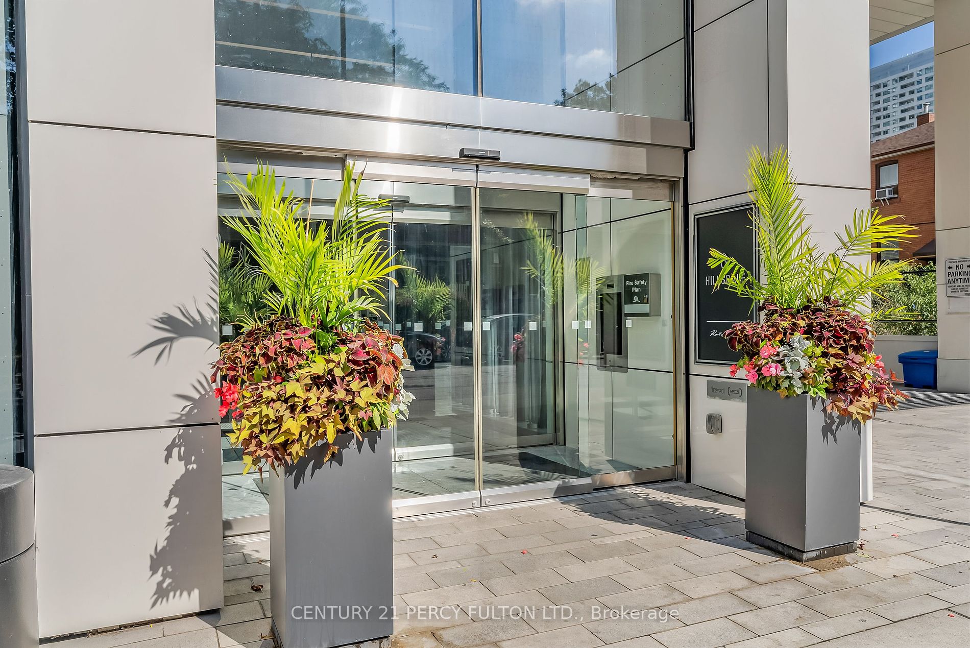 8 Hillsdale Ave E, #1716