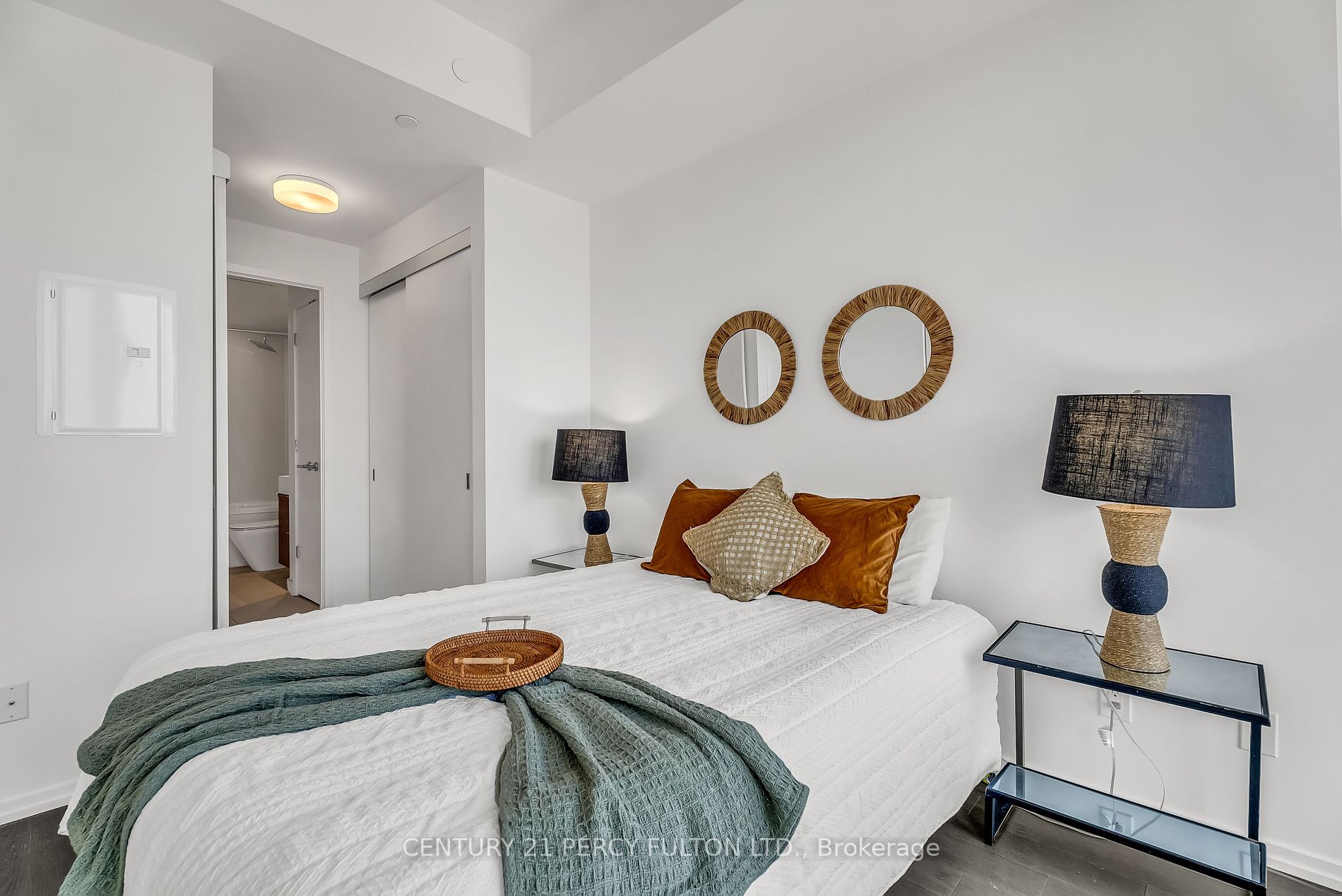 8 Hillsdale Ave E, #1716