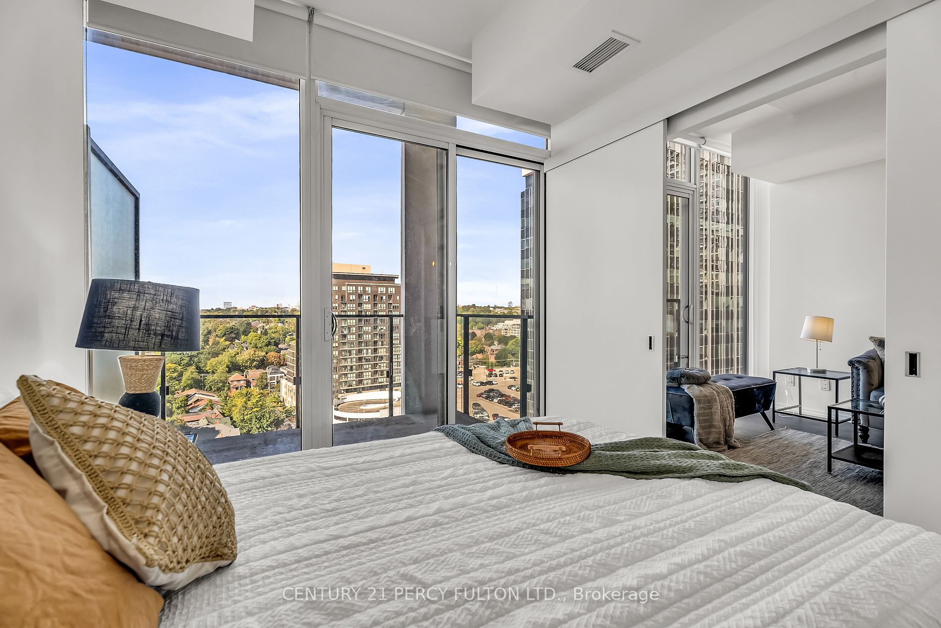 8 Hillsdale Ave E, #1716
