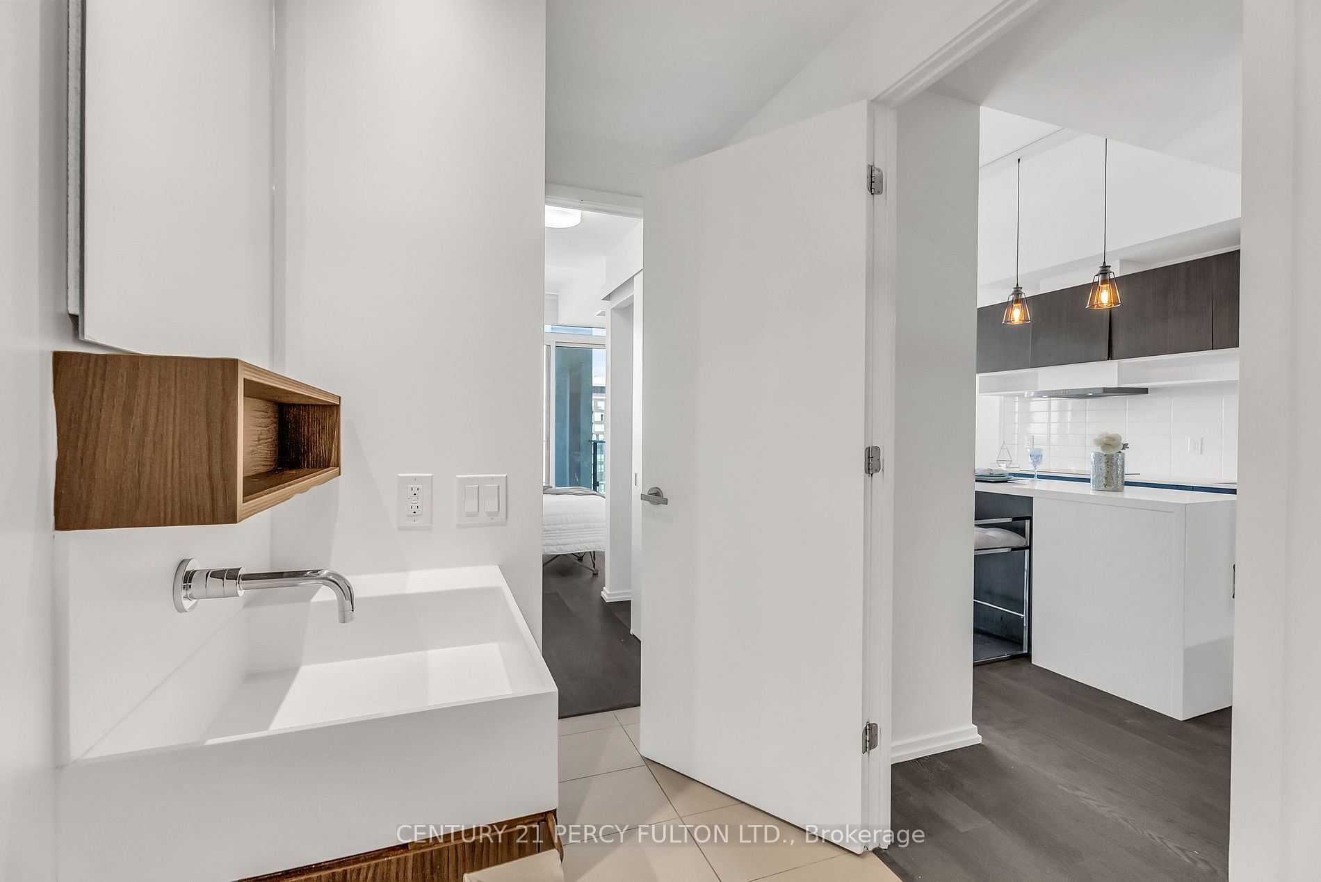 8 Hillsdale Ave E, #1716