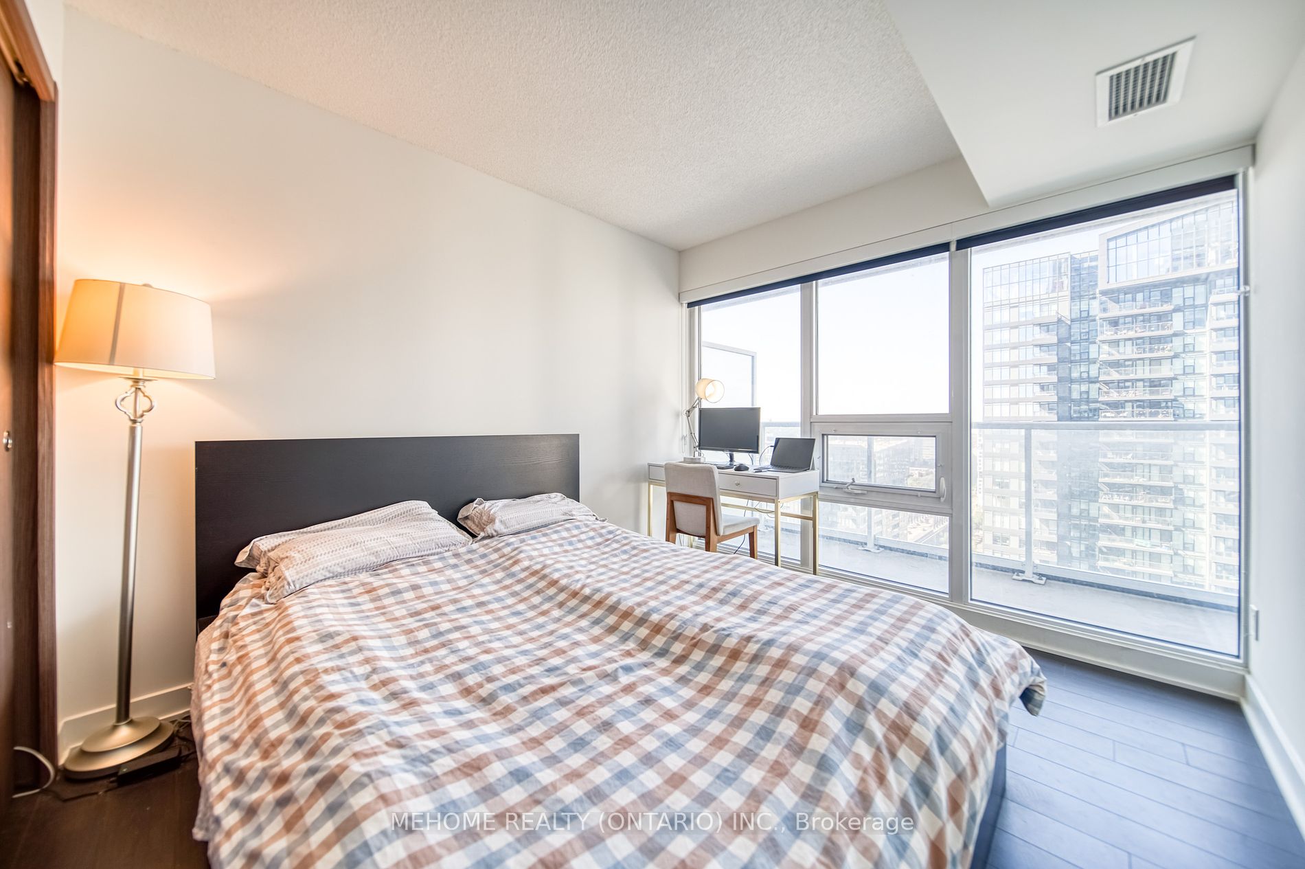 17 Bathurst St, #2907