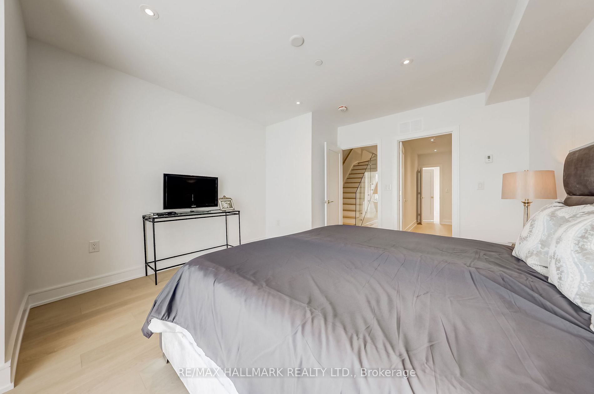 3 Flax Field Lane