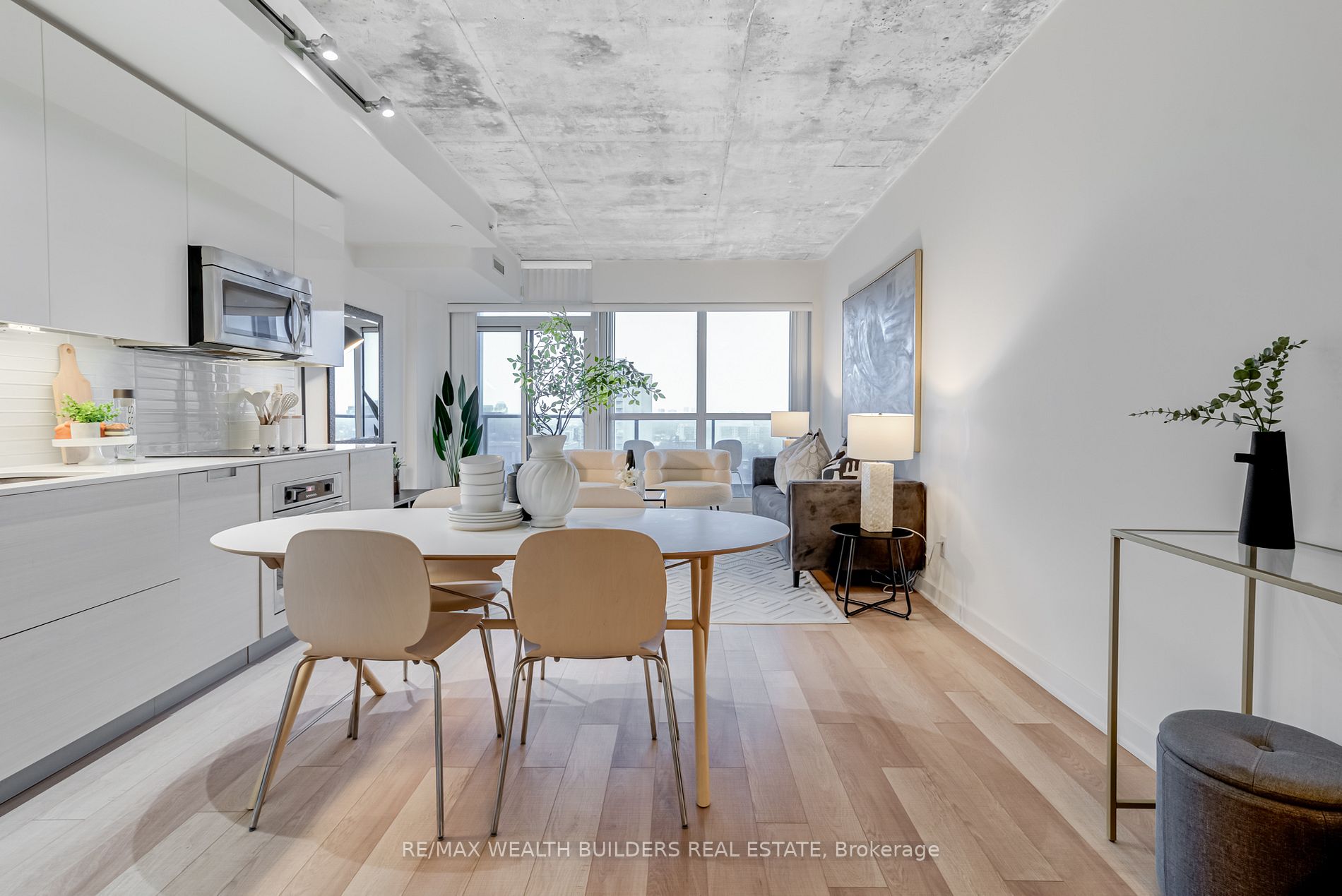 210 Simcoe St, #1706