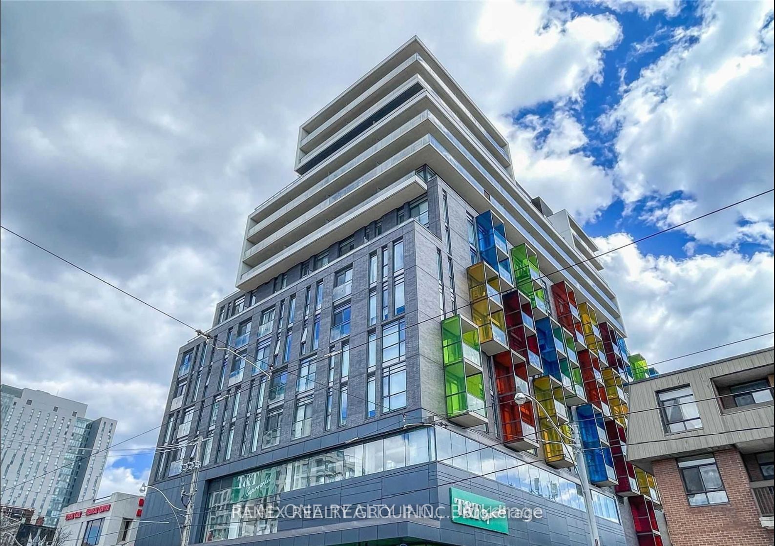 297 College St, #505