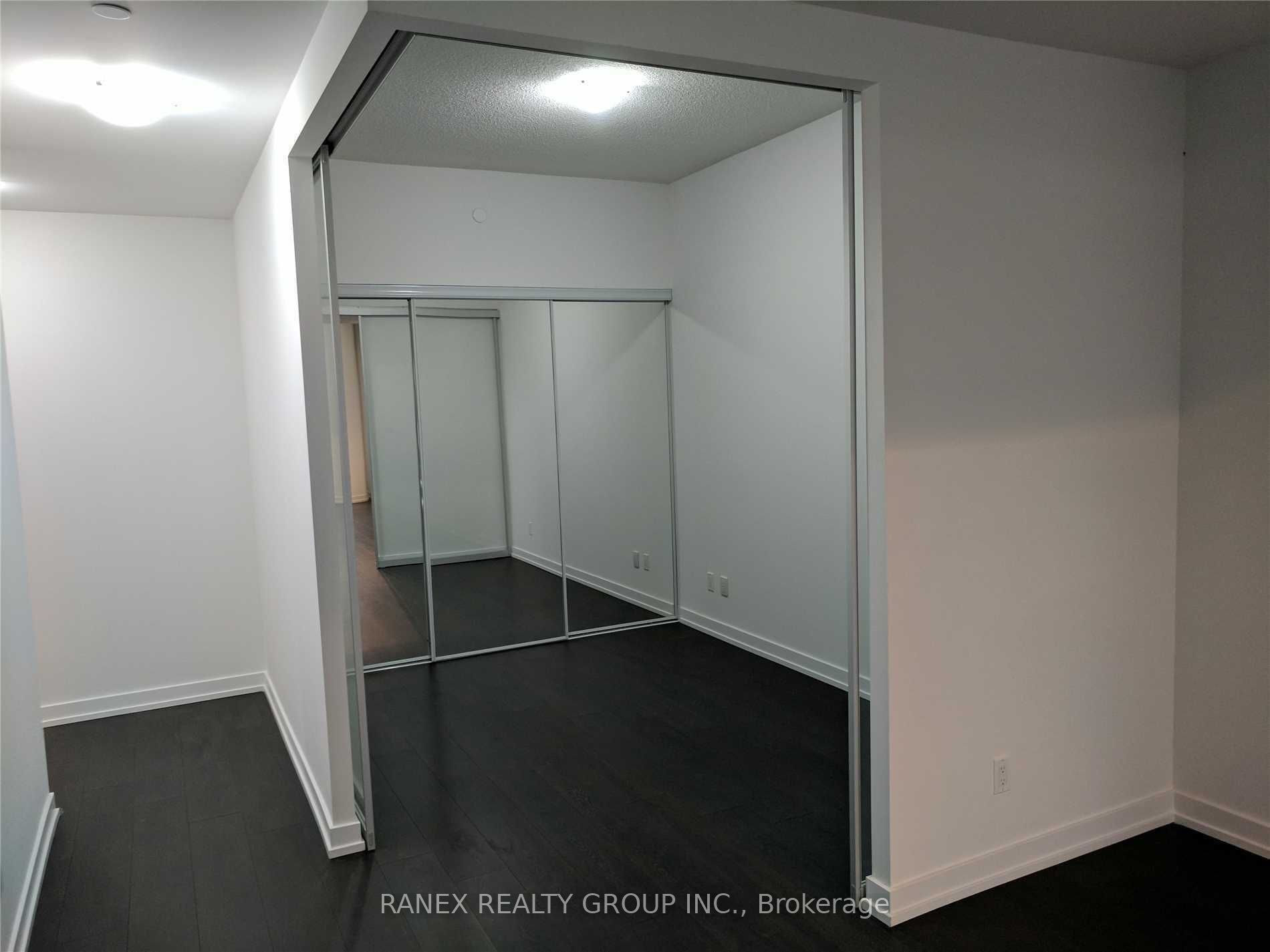 297 College St, #505