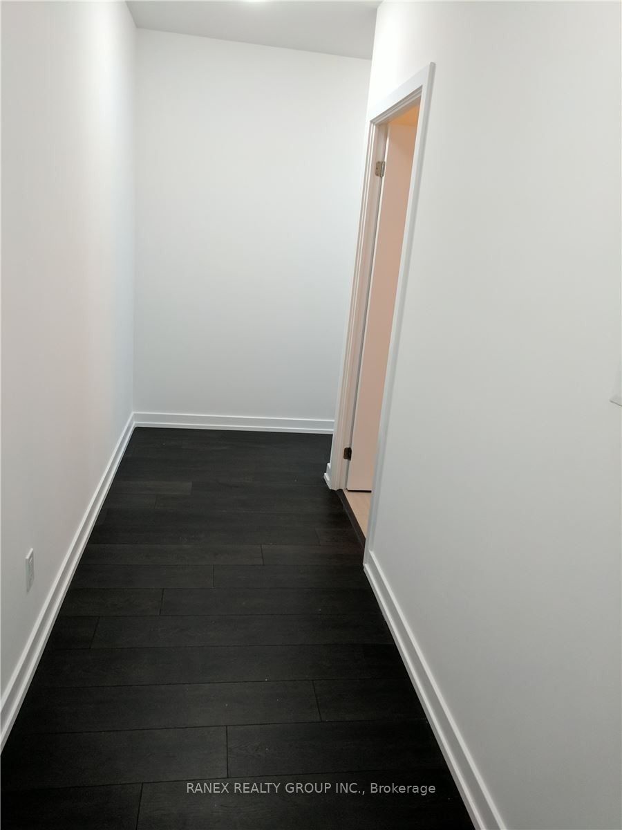 297 College St, #505