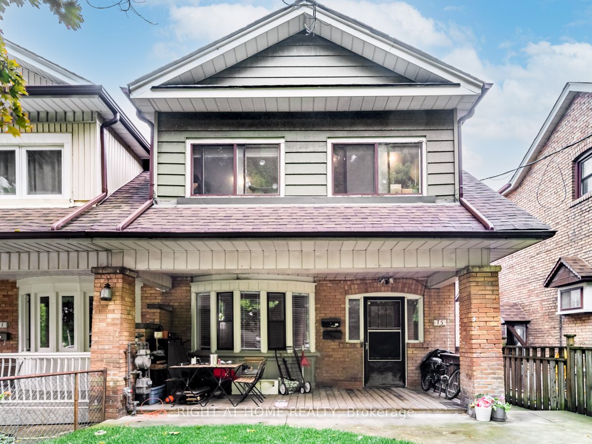 15 Regal Rd