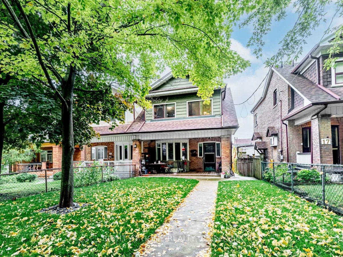 15 Regal Rd