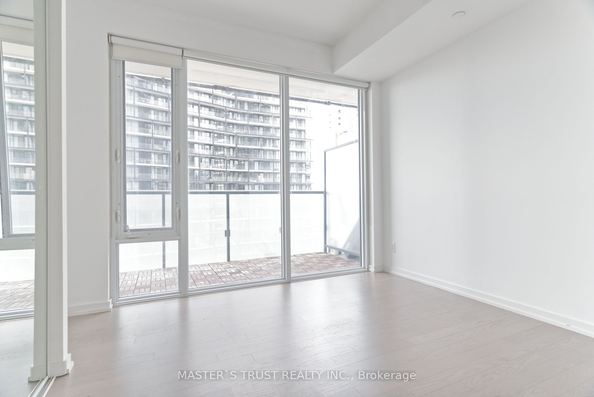 101 Peter St, #2511