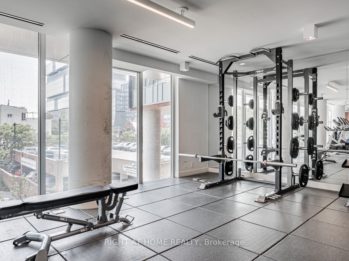 120 Parliament St, #405