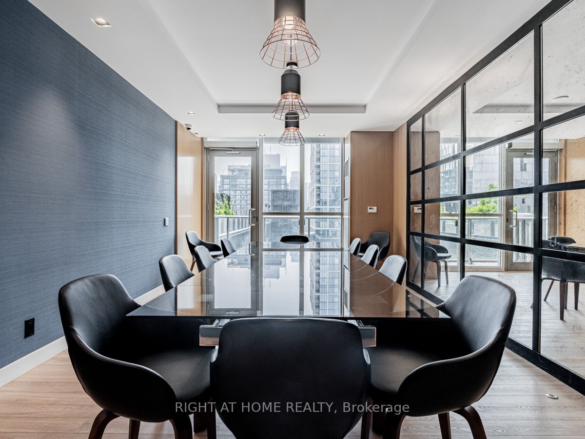 120 Parliament St, #405